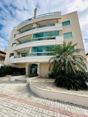 175 - Lindo Apartamento 3 dormitórios na praia de Bombas
